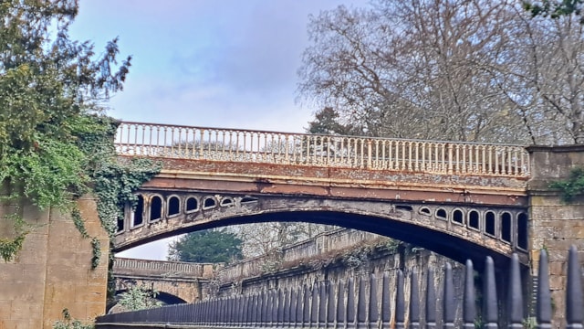 Passengers urged to plan ahead as Network Rail restores two of Brunel’s historic landmarks in Bath and Wiltshire: The Sydney Gardens footbridge in Bath
