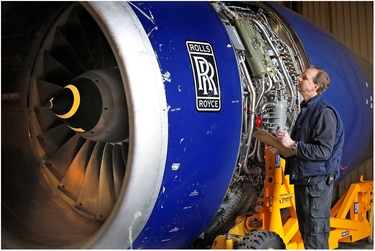 Conservator Thilo Burgel oversees the arrival of a newly-acquired Boeing 747 engine at the National Museum of Flight, East Fortune.  © Paul Dodds-5