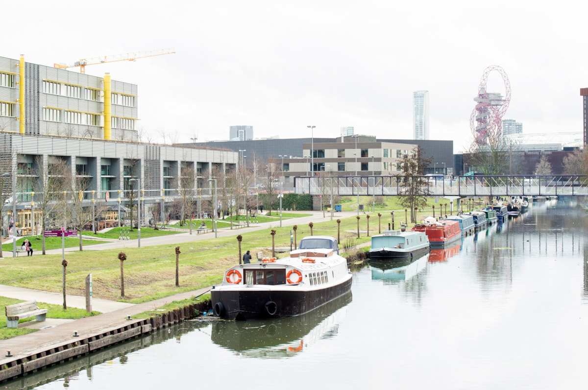 HackneyWick-Canalside-OlympicPk-JMF-112