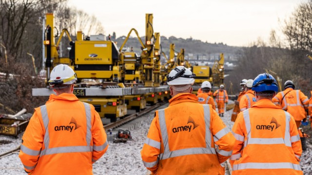 Passengers urged to check before they travel with 10 days of major rail upgrades around Huddersfield ahead: TRU Works