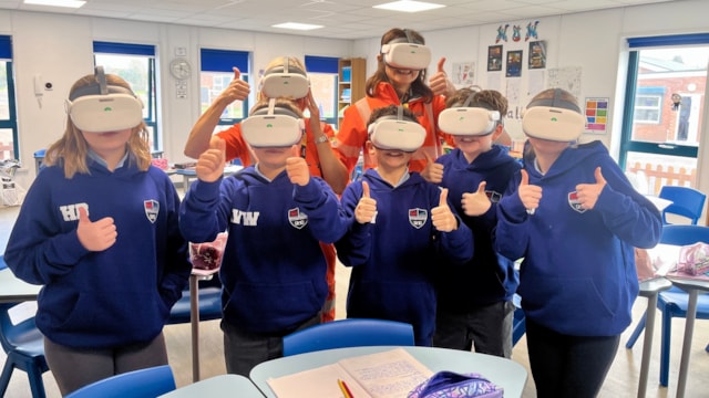 VIDEO: Virtual reality helping teach young people in Wales and Borders about the dangers of trespassing on the railway: 10-03-26 VR headsets Dinas Powys Primary presentation7