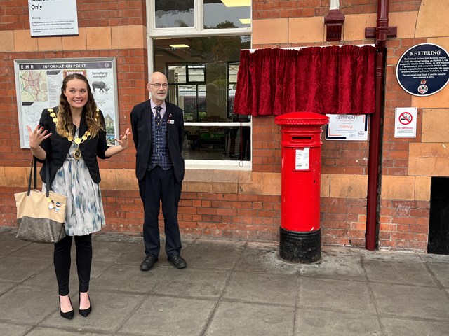 Cllr Emily Fedorowycz, Mayor, ahead of the unveiling at Kettering: Cllr Emily Fedorowycz, Mayor, ahead of the unveiling at Kettering