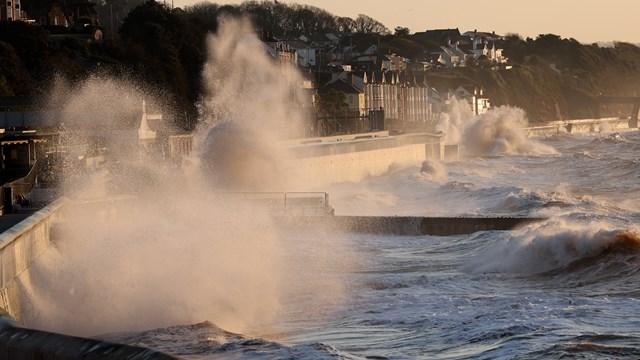 Network Rail releases footage of Dawlish sea wall withstanding this month’s Storm Ciarán as the project scoops the top prize at annual awards ceremony: The new sea wall deflecting huge waves
