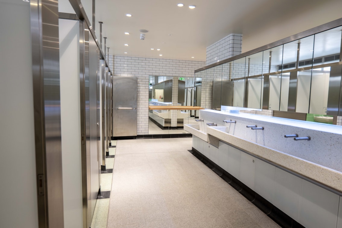 London Bridge toilets 11
