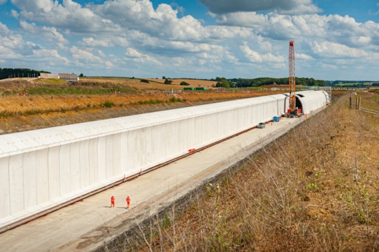 Assembly of one side of the Chipping Warden green tunnel ahead of the other - August 2023