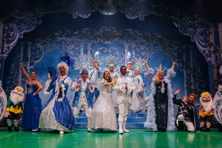 Theatre’s heart-warming panto love story is a real family affair: DSC 6772