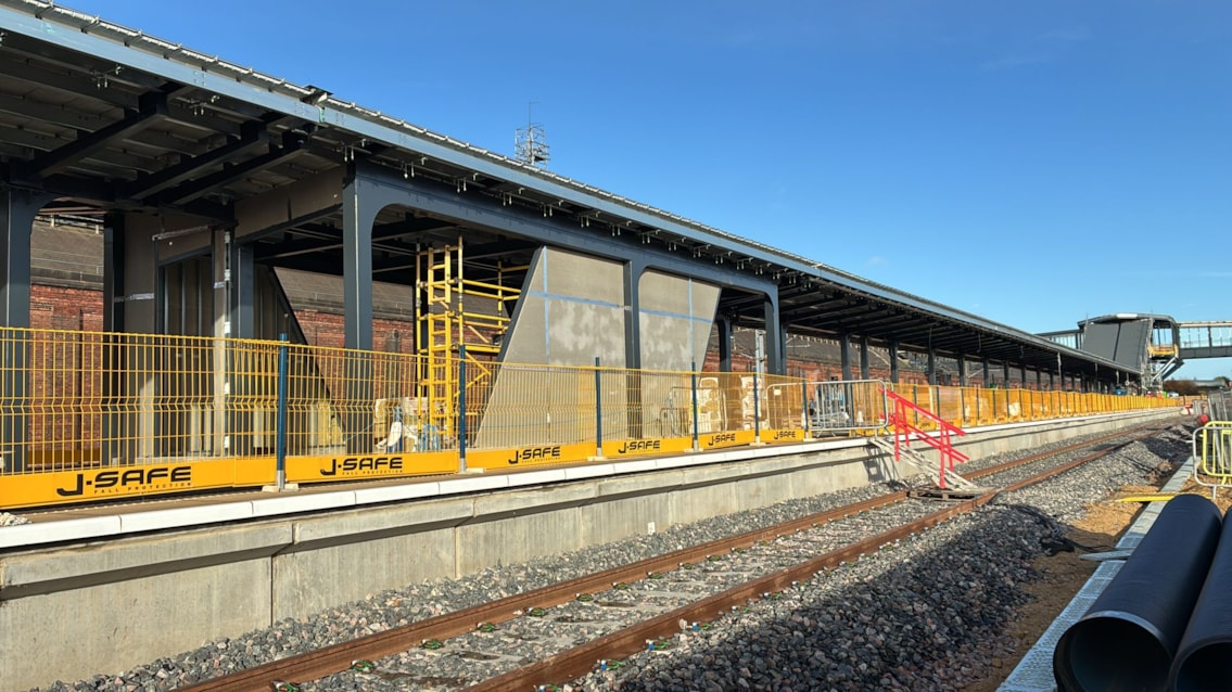 New platform under construction at Darlington station