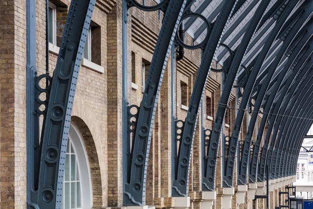 King's Cross railway station - supports