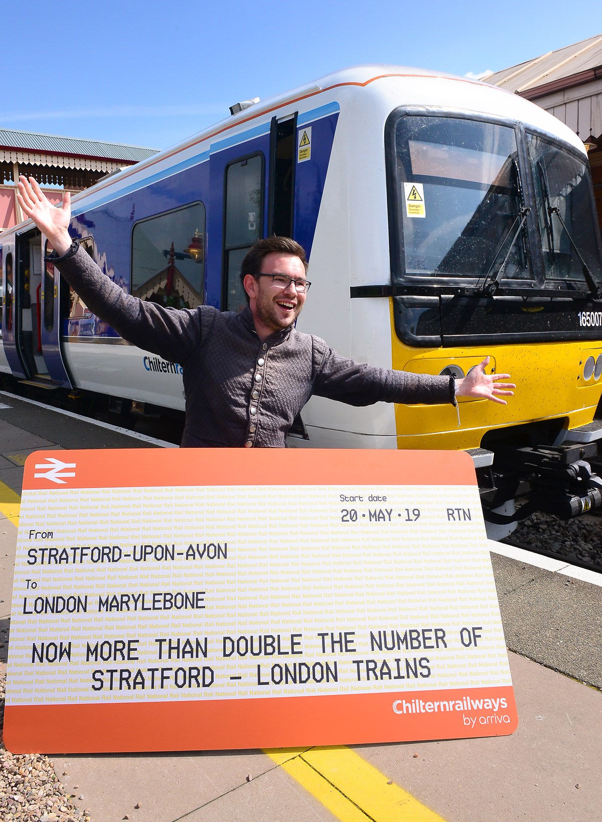 Shakespeare Aloud actor, James Anderson, at the official launch of the new increased services between Stratford-upon-Avon and London.