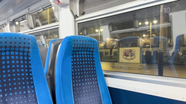 PlaqueFromTrain: PlaqueFromTrain