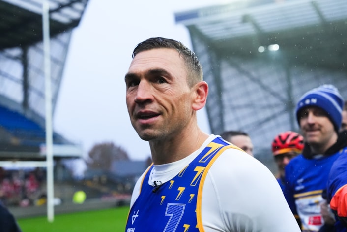 Council congratulates Kevin Sinfield on his knighthood: SW Pix)