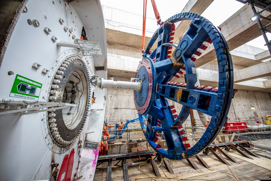 TBM Madeleine cutterhead being installed in OOC box-2