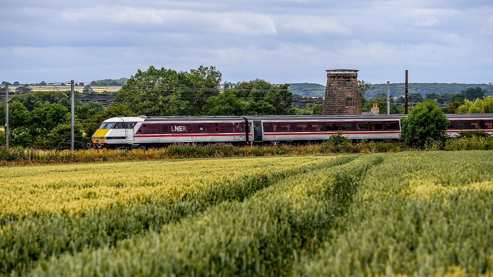 LNER InterCity 225 travels along the East Coast Main Line, credit LNER LR