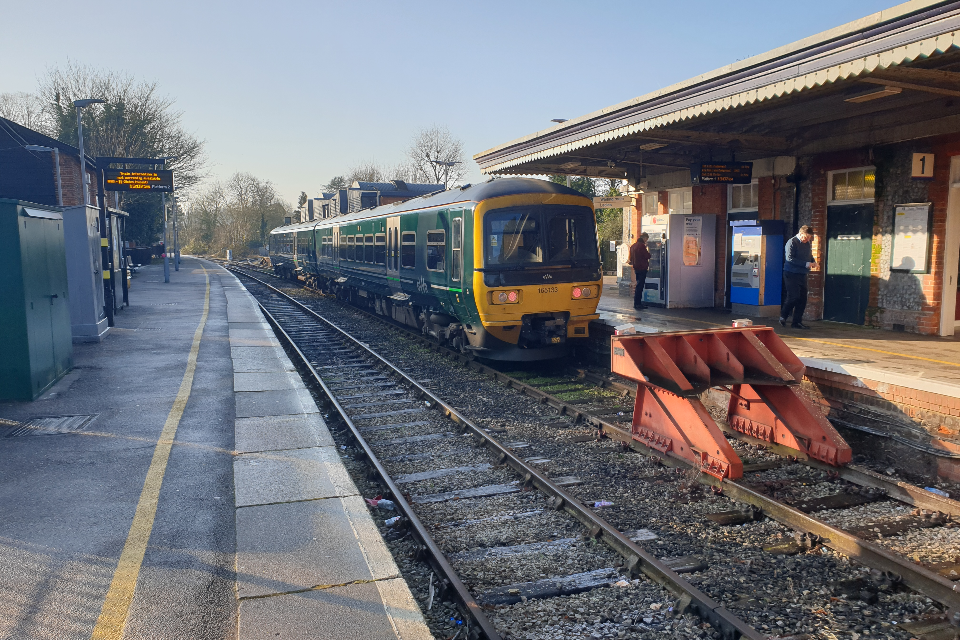 Rail improvements to impact journeys between Maidenhead and Marlow: 165133 at Bourne End