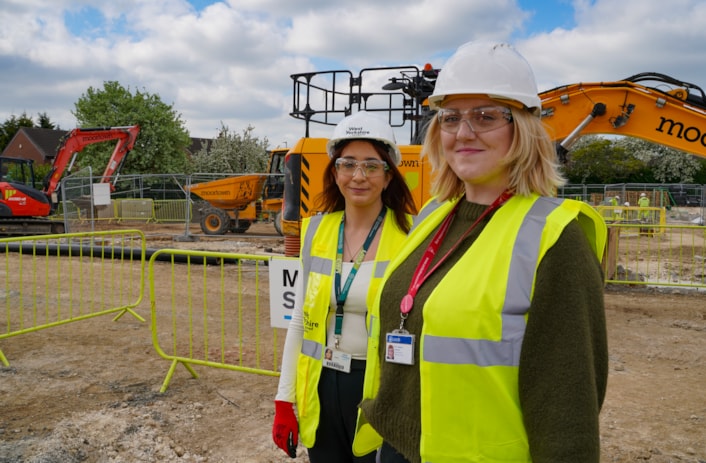 Middlecross 2: Zoe Griffiths (project manager for the West Yorkshire Combined Authority) and Councillor Jess Lennox (Leeds City Council’s executive member for housing) at the Middlecross site.