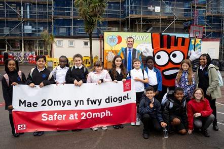 Deputy Minister for Climate Change with responsibility for Transport, Lee Waters with pupils from Albany Primary School, Roath Cardiff and Strider