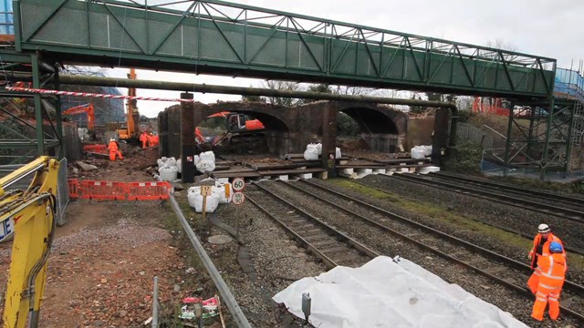 Crossrail Christmas work 2012: Middlegreen Road Bridge