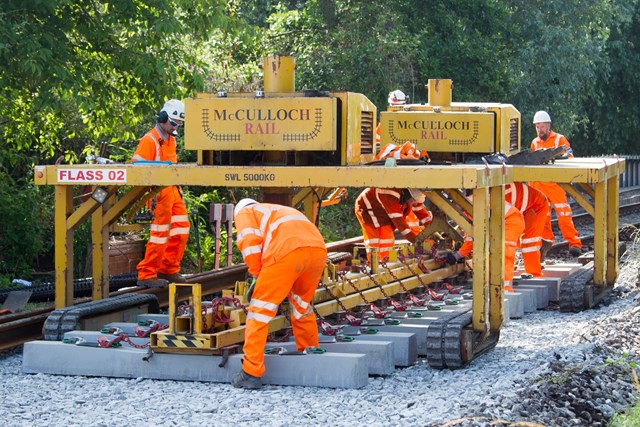 Oxfordshire passengers reminded of service alterations for railway upgrade work: RR2