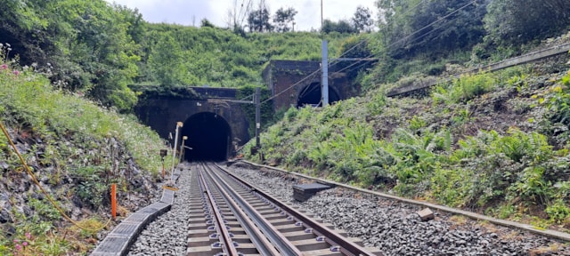Bristol bound Patchway tunnel track: Bristol bound Patchway tunnel track