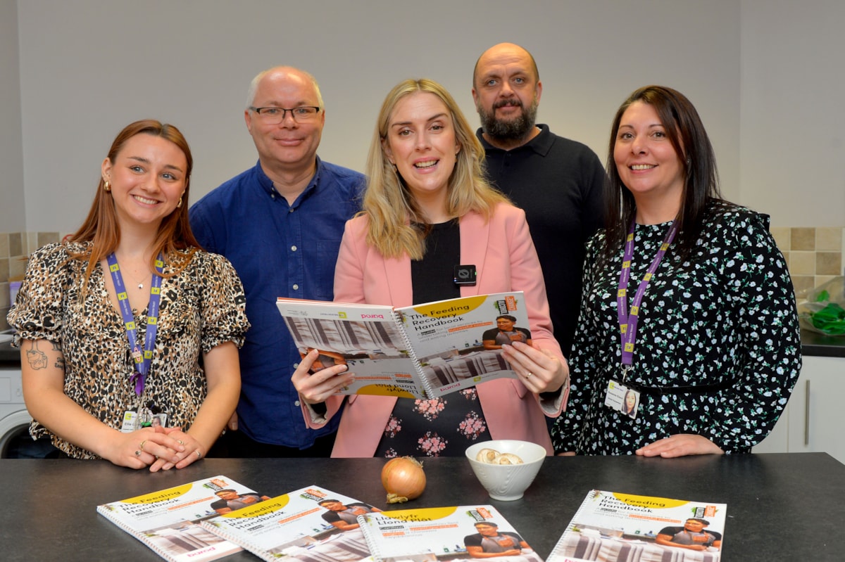 Minister for mental health and wellbeing Sarah Murphy at a cookery class Barod in Swansea 5