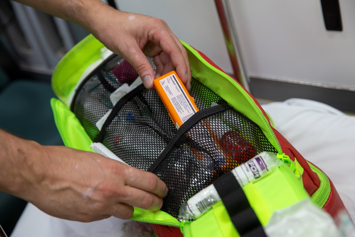 Paramedic medicine kit bag