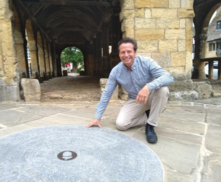 Cotswold way marker Chipping Campden