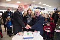 Bromley South station celebrates 160th birthday: Bromley160-cake-DW-Mayor-Bob-Neill
