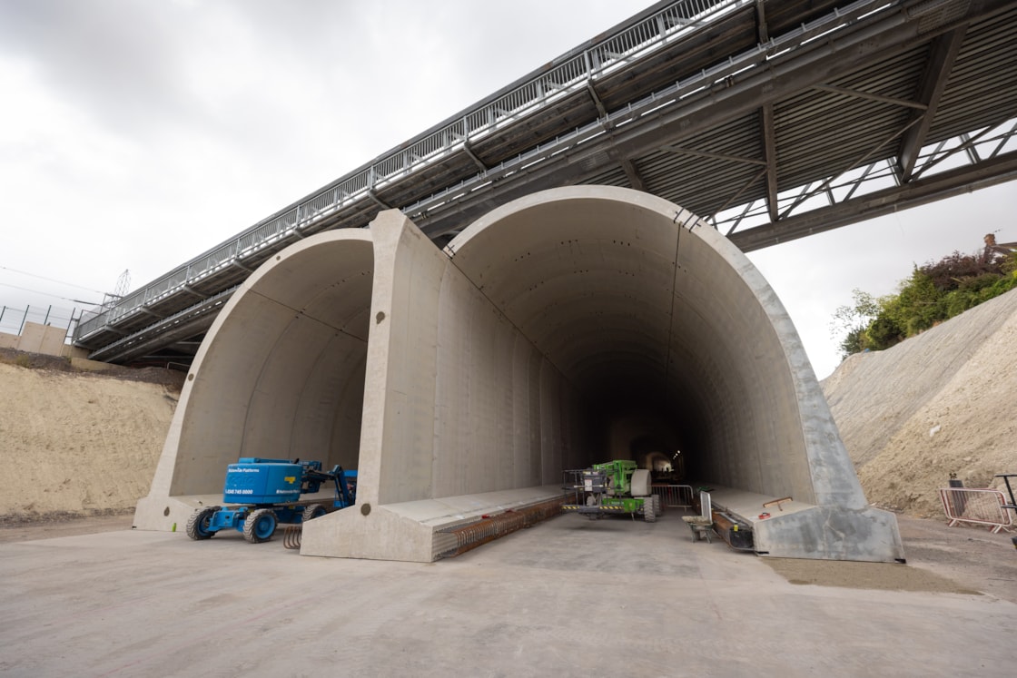 The Wendover green tunnel under construction with the Ellesborough Road above it on a temporary bridge August 2026