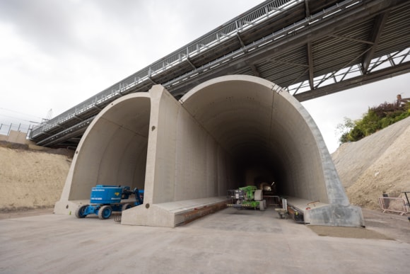 The Wendover green tunnel under construction with the Ellesborough Road above it on a temporary bridge August 2026