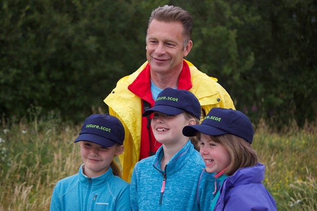 Chris Packham’s UK Bioblitz Campaign Visits Flanders Moss National Nature Reserve Investigating the State of Our Nation’s Wildlife: Bioblitz Chris Packham with volunteers (l-R) Shona, Niamh, Deia 2
