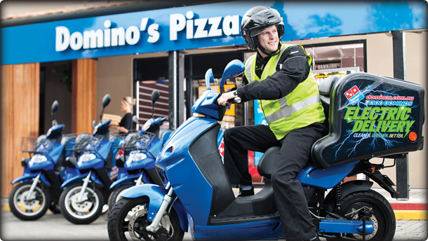Dominoes Moped