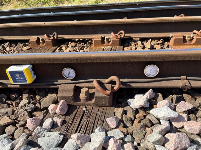 rail sensors measuring temperature