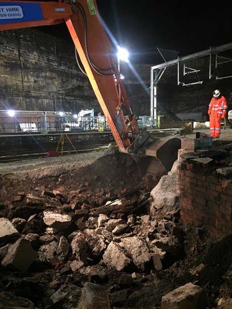 Liverpool Lime Street Night work Oct 2017 - Copy