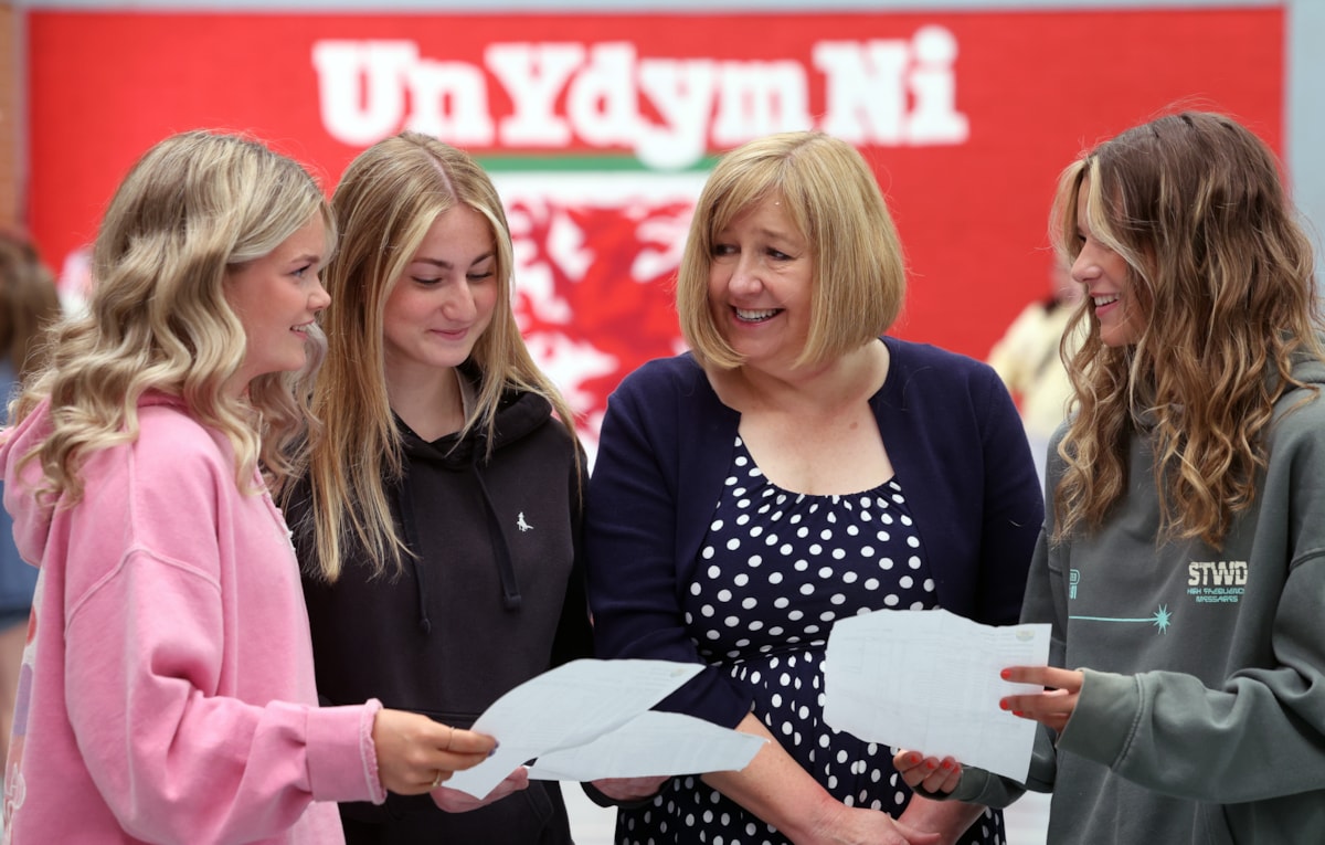 21.08.25 GCSE Results Cab Sec Ed  12