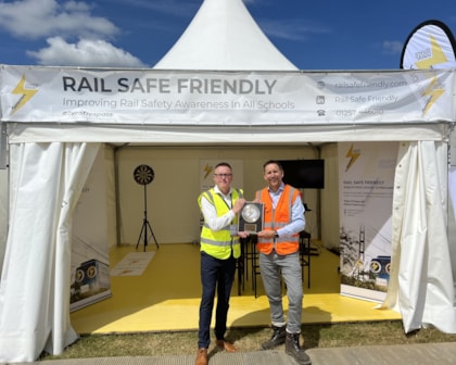 Siemens Mobility strikes gold with Rail Safe Friendly partnership: Siemens Rail Safe Friendly gold disc