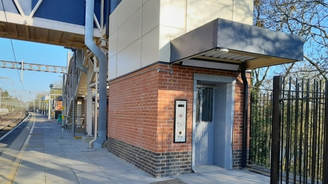 New lift facility at Tilehurst: New lift facility at Tilehurst