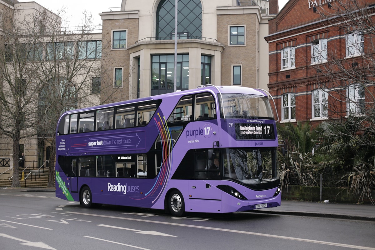 Reading Buses 17 -3