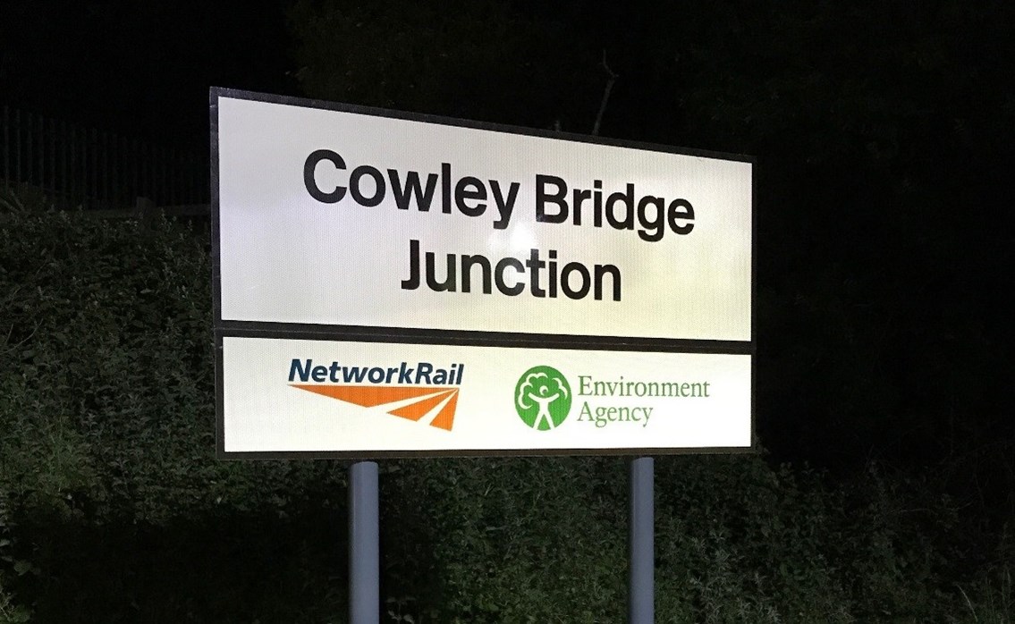 Network Rail brings new flood defence barrier into use to stop flooding north of Exeter: Cowley Bridge Junction
