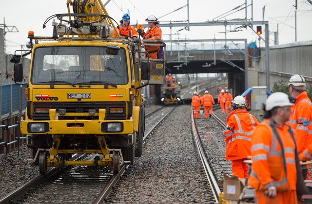 Renewal of overhead power lines at Stockley junction