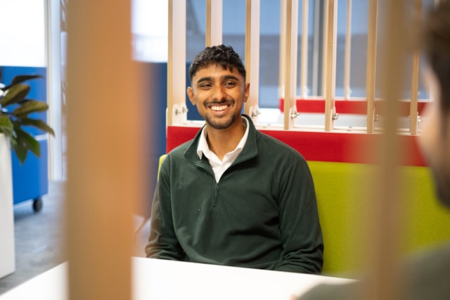 Rehan Customer Rayhaan Rahman, customer service apprentice