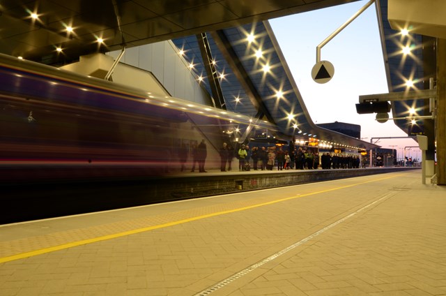 New framework agreements for Network Rail IT: Reading station - train arrives at new Platform 14