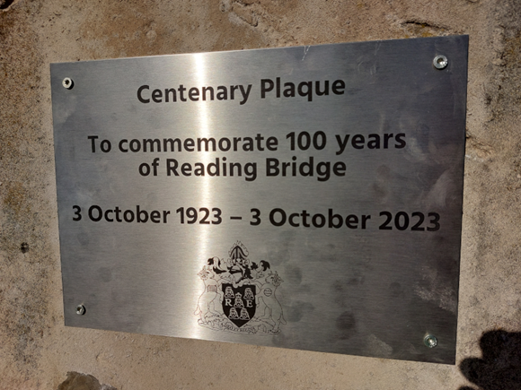 Reading Bridge centenary plaque