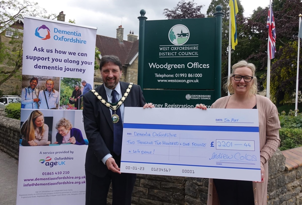 Councillor Coles and Dementia Oxfordshire's Kerry Hyatt