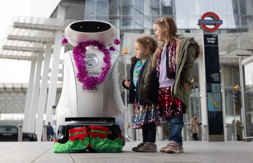 Mitie Carolling Cobots - 4