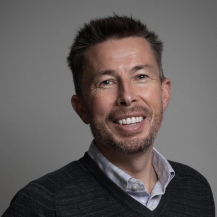 Gareth Noyes – Wedi dal nifer o swyddi uwch yn Wind River Systems