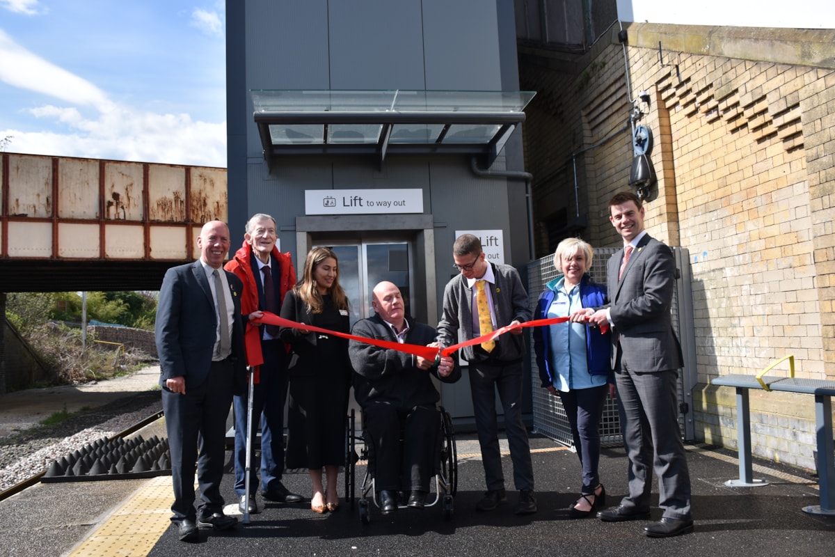 An image of the ribbon cutting at Daisy Hill station