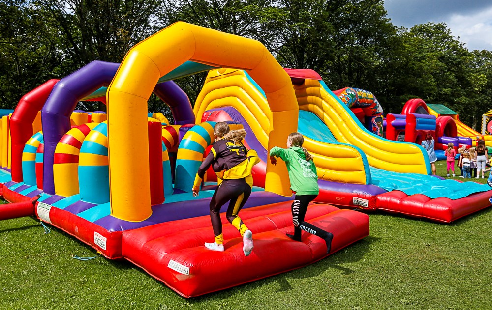 Children and young people will be able to take on an inflatable obstacle course at the Breeze in the Park events taking place across Leeds this summer.