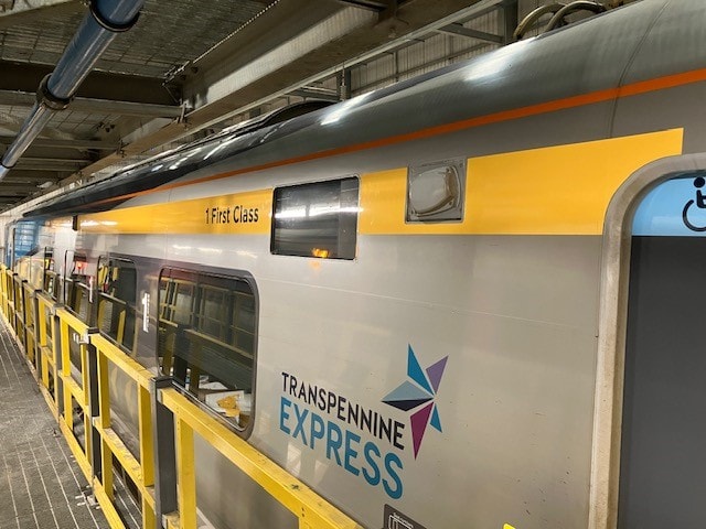 New customer signage on TPE's 802 fleet (4)