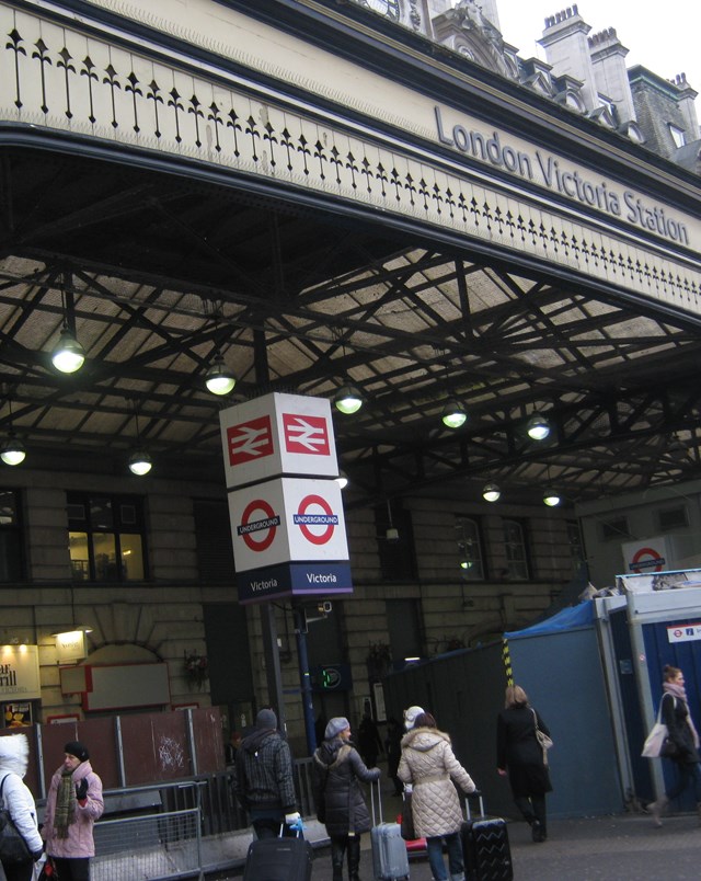 London Victoria Station_4