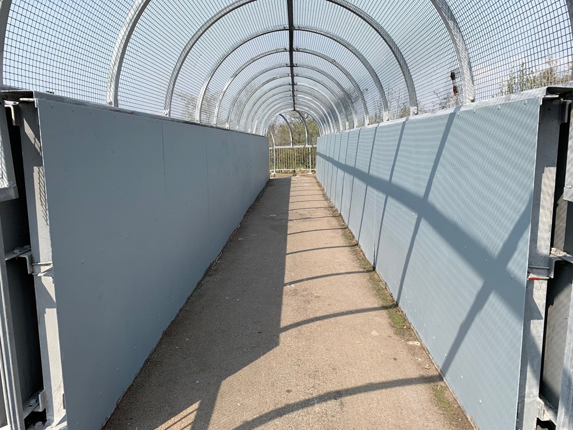 Widnes railway footbridge cleared from graffiti